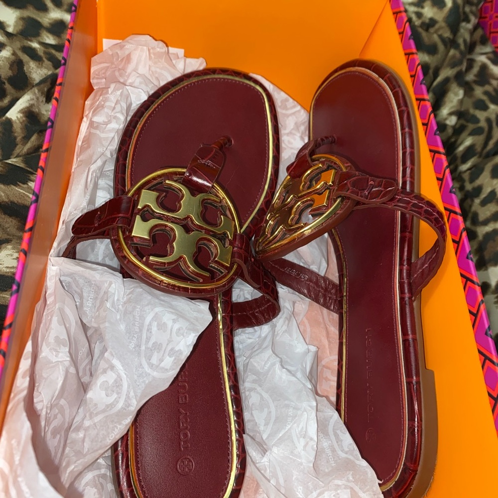 tory burch sandals 💞